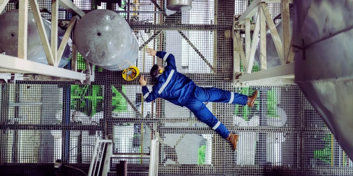 Травматизм по виду деятельности: отраслевая специфика рисков